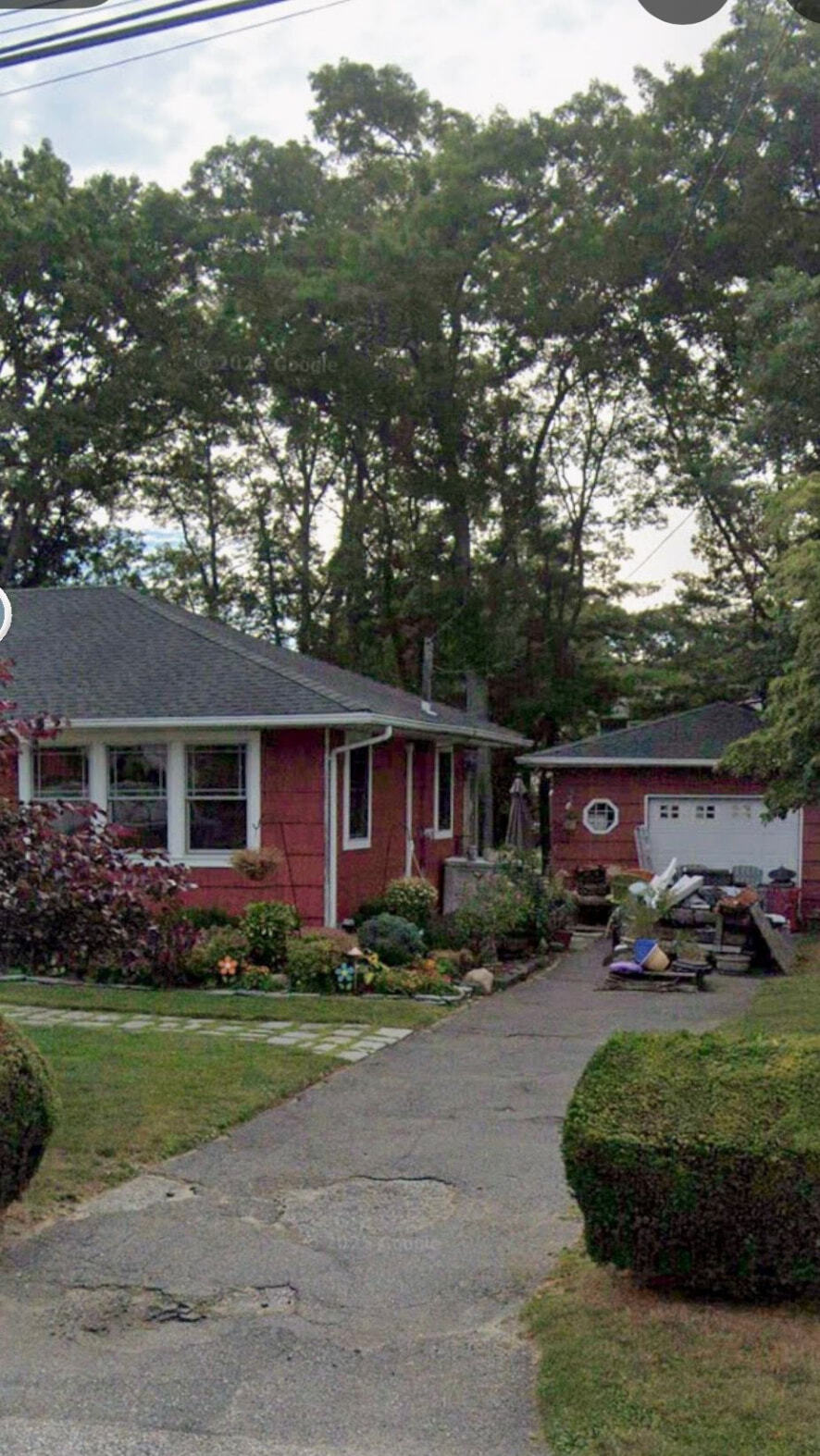 Driveway repaving in Stony Brook, NY – before